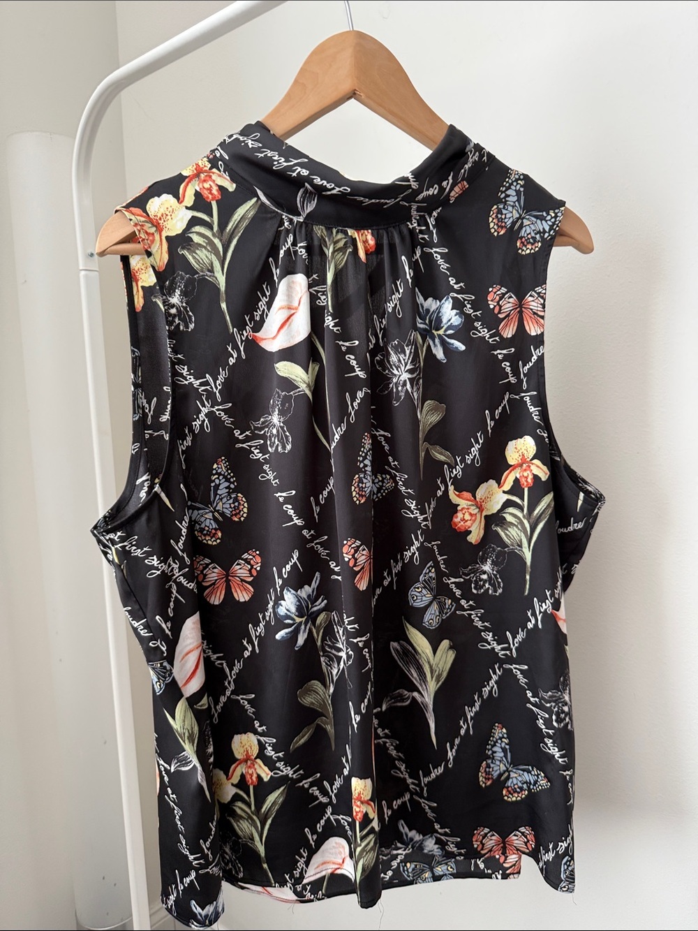 Sleeveless Mock Neck Floral & Butterfly Print Top Black Size XL